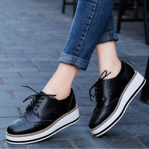 DADAWEN Women's Platform Lace-Up Wingtips Square Toe Oxfords Shoe